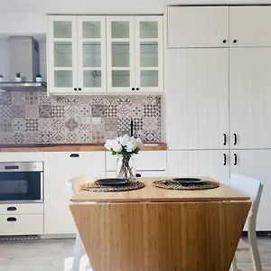 beautiful-apartment-stylish-village-house-center-cadaques.topcostabravahotels.com/